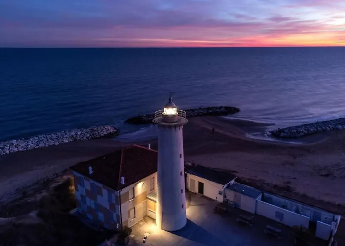 Lovely Bright Flat Near The Appartamento *