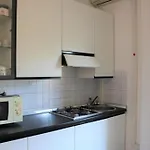 Lovely Bright Flat Near The Apartment *