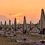 Lovely Bright Flat Near The Apartment Bibione