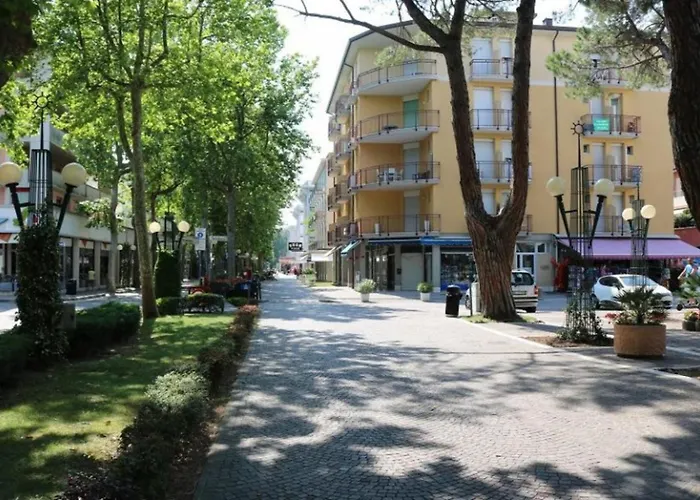 Lovely Bright Flat Near The Apartment