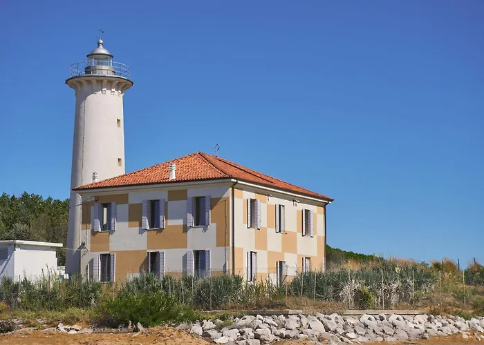 Lovely Bright Flat Near The Apartment